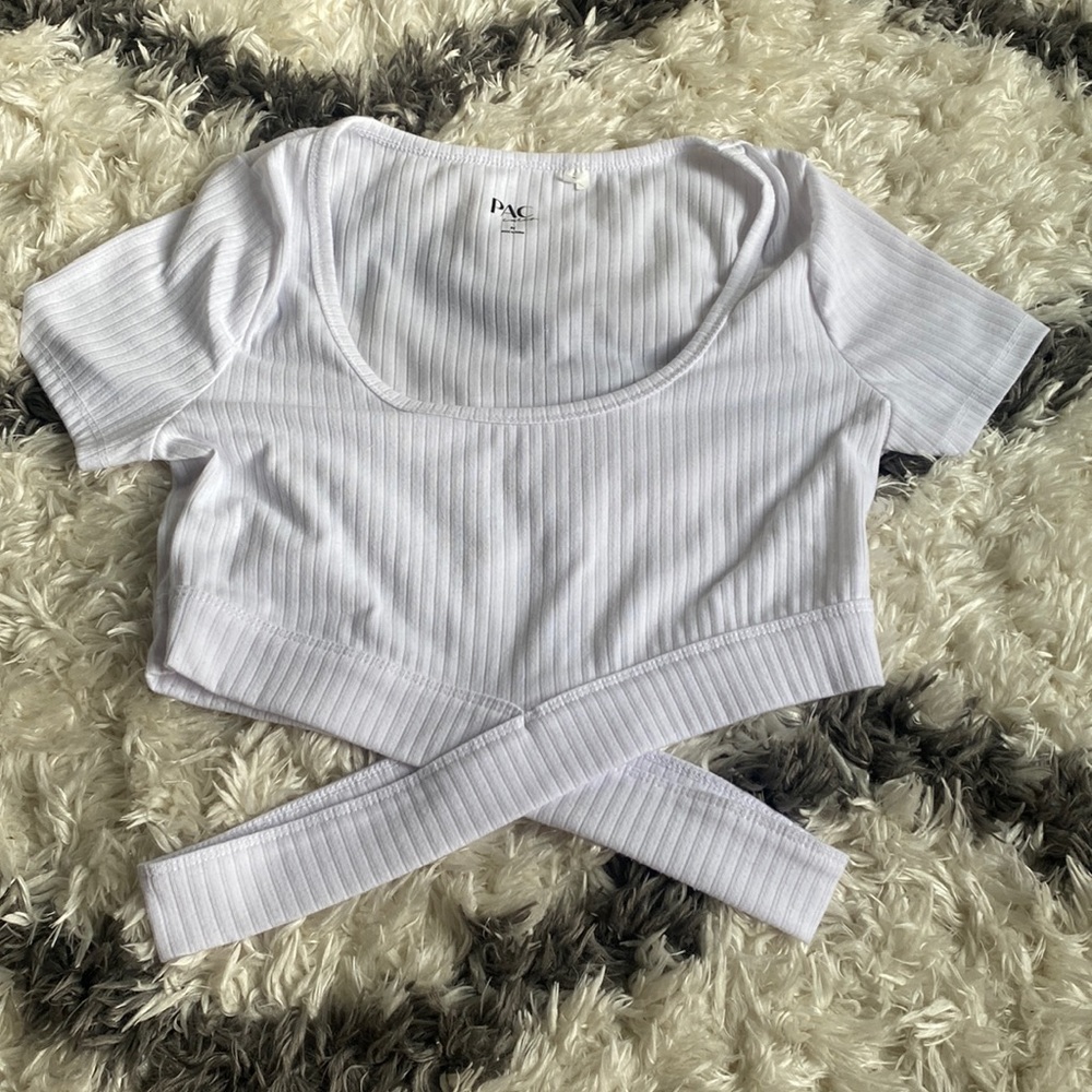 Crop top.